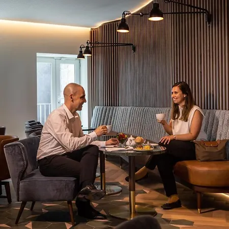 Do - Rua Flores 4* Oporto