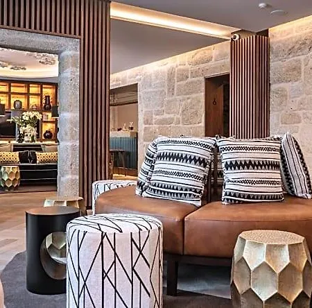 Hotel Rua Flores 4*