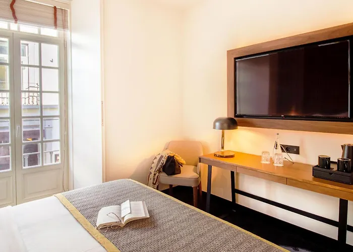 Do - Rua Flores Hotel 4*