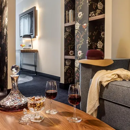 Rua Flores Otel 4*