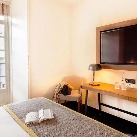 Do - Rua Flores Hotel 4*