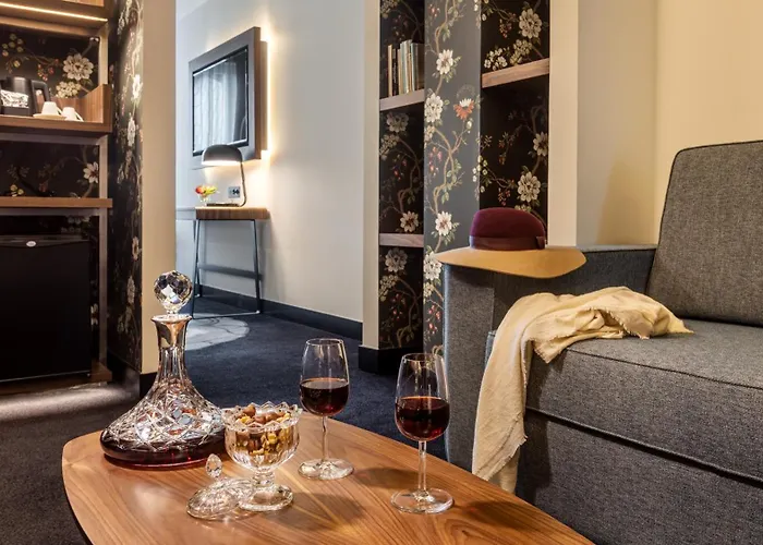 Do - Rua Flores Hotel 4*